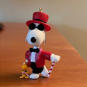 Hallmark Snoopy as Joe Cool Ornament -dated 2003 EC- SFH